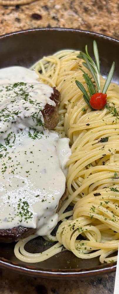 Filé ao gorgonzola